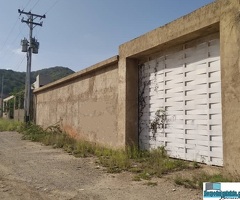 Terreno en Nuevo Mundo, Los Robles, amurallado